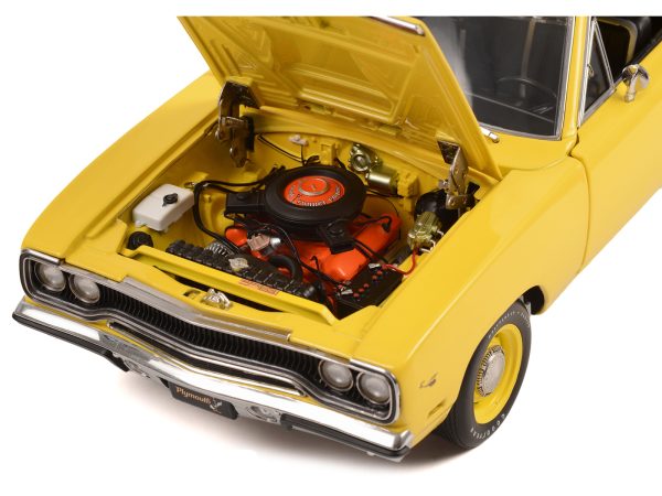 1970 Plymouth Road Runner Lemon Twist Yellow Limited Edition to 732 pieces Worldwide 1/18 Diecast Model Car by GMP - Image 5