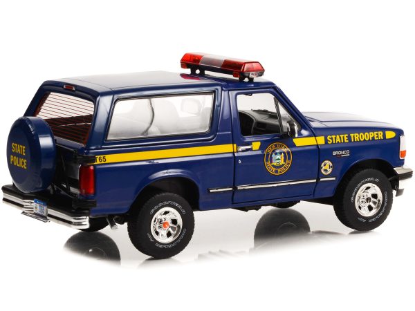 1996 Ford Bronco XLT Dark Blue "New York State Police" "Artisan Collection" 1/18 Diecast Model Car by Greenlight - Image 2