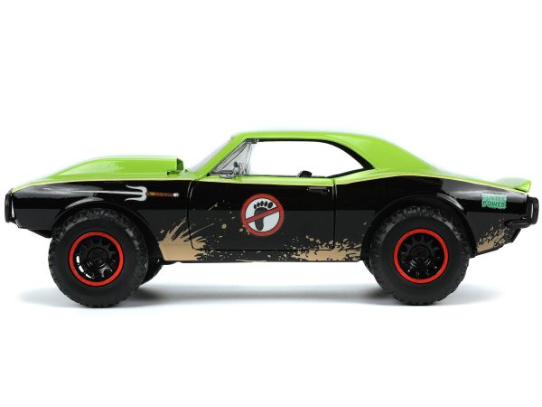 1967 Chevrolet Camaro Offroad Bright Green and Matt Black (Dirty Version) and Raphael Diecast Figure "Teenage Mutant Ninja Turtles" "Hollywood Rides" Series 1/24 Diecast Model Car by Jada - Image 4