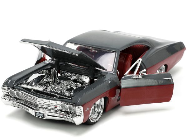1967 Chevrolet Impala SS Gray and Burgundy with Burgundy Interior "Bigtime Muscle" Series 1/24 Diecast Model Car by Jada - Image 4
