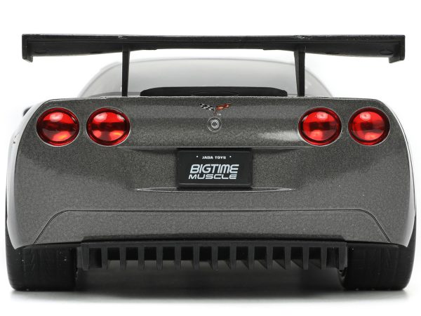 2005 Chevrolet Corvette C6-R Dark Gray Metallic "Corvette Racing" "Bigtime Muscle" Series 1/24 Diecast Model Car by Jada - Image 2