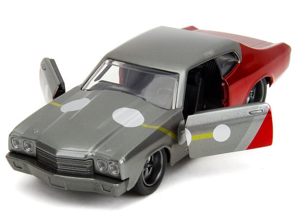 1970 Chevrolet Chevelle SS Gray Metallic and Red Metallic with Black Hood and Thor Diecast Figure "The Avengers" "Hollywood Rides" Series 1/32 Diecast Model Car by Jada - Image 4