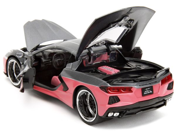 2020 Chevrolet Corvette Gray Metallic and Pink "Pink Slips" Series 1/24 Diecast Model Car by Jada - Image 5