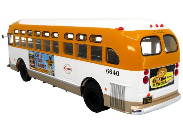 GM TDH 3610 Los Angeles Transit Lines Bus "Indiana & Olympic" "RTD Southern California Rapid Transit District" "Vintage Bus & Motorcoach Collection" 1/43 Diecast Model by Iconic Replicas - Image 3