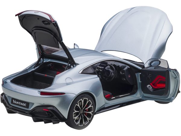2019 Aston Martin Vantage RHD (Right Hand Drive) Magnetic Silver 1/18 Model Car by Autoart - Image 4