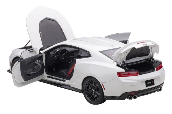 Chevrolet Camaro ZL1 Summit White 1/18 Model Car by Autoart - Image 4