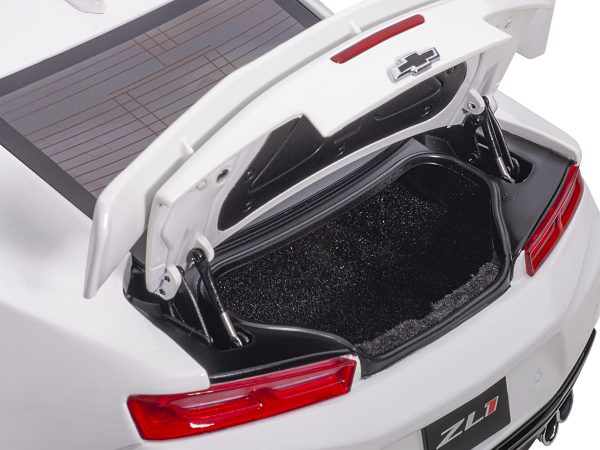 Chevrolet Camaro ZL1 Summit White 1/18 Model Car by Autoart - Image 3