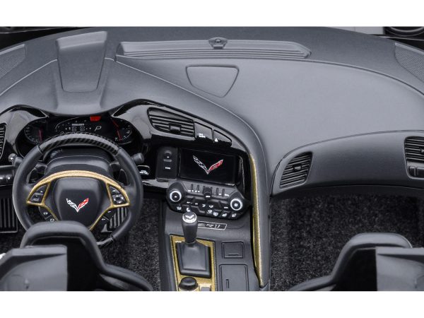 2019 Chevrolet Corvette C7 ZR1 Sebring Orange Tintcoat with Carbon Top 1/18 Model Car by Autoart - Image 4