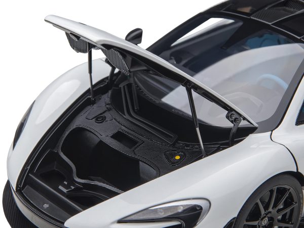 McLaren P1 Alaskan Diamond White with Blue and Black Interior 1/18 Model Car by Autoart - Image 2