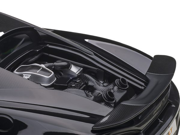 Mclaren 600LT Onyx Black and Carbon 1/18 Model Car by Autoart - Image 4
