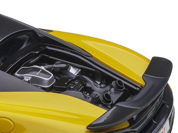 Mclaren 600LT Sicilian Yellow and Carbon 1/18 Model Car by Autoart - Image 3