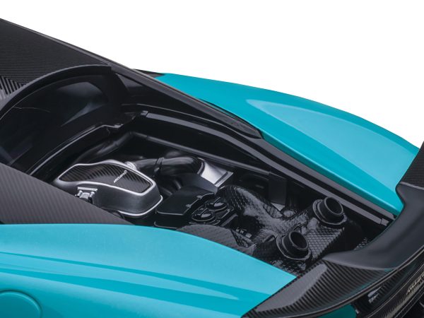 Mclaren 600LT Fistral Blue and Carbon 1/18 Model Car by Autoart - Image 3