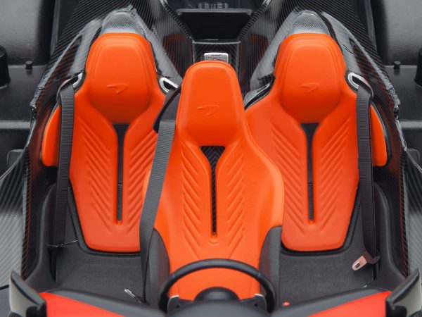 McLaren Speedtail Volcano Orange Metallic with Black Top and Suitcase Accessories 1/18 Model Car by Autoart - Image 3