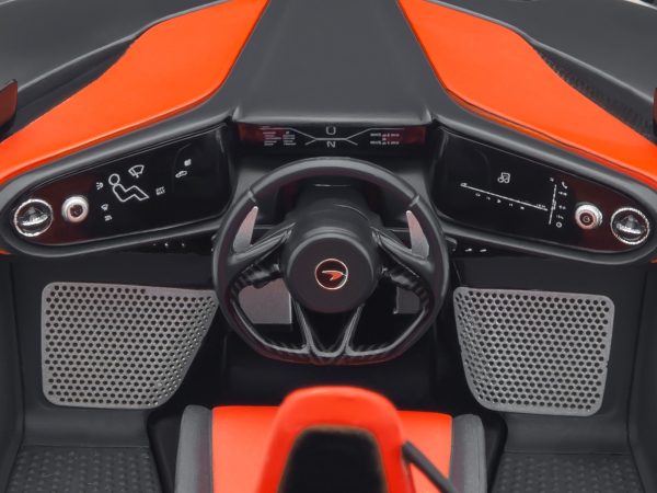 McLaren Speedtail Volcano Orange Metallic with Black Top and Suitcase Accessories 1/18 Model Car by Autoart - Image 4