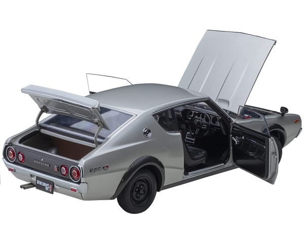 Nissan Skyline 2000GT-R (KPGC110) RHD (Right Hand Drive) Silver Metallic 1/18 Model Car by Autoart - Image 2