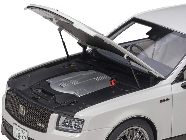 Toyota Century GRMN RHD (Right Hand Drive) Pearl White 1/18 Model Car by Autoart - Image 4