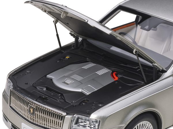 Toyota Century with Curtains RHD (Right Hand Drive) Silver Special Edition 1/18 Model Car by Autoart - Image 2