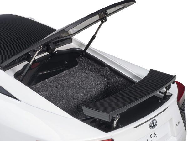Lexus LFA Whitest White with Carbon Top 1/18 Model Car by Autoart - Image 3