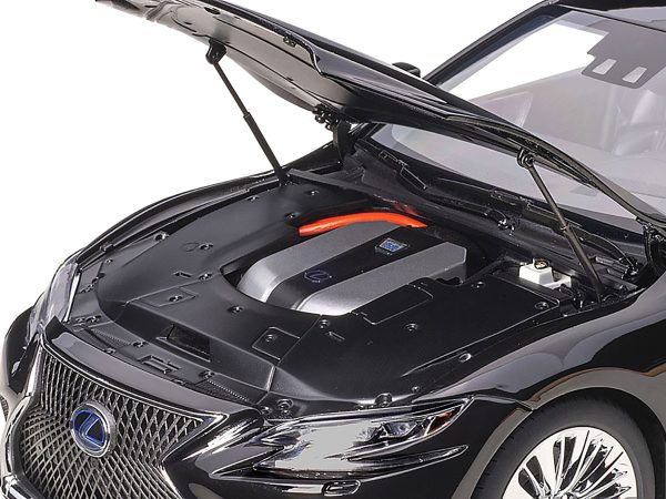 Lexus LS 500h Black with Black Interior 1/18 Model Car by Autoart - Image 3