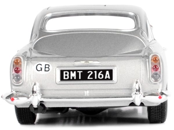 Aston Martin DB5 RHD (Right Hand Drive) Silver Metallic James Bond 007 "Goldfinger" (1964) Movie "James Bond Collection" Series 1/24 Diecast Model Car by Motormax - Image 4