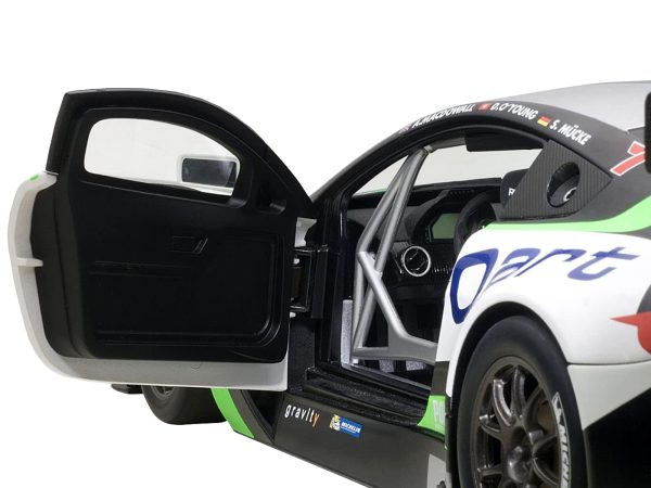 Aston Martin V12 Vantage Bathurst 12hour Endurance Race 2015 #97 A. Macdowall / D. O'Young / S. Mucke 1/18 Model Car by Autoart - Image 4