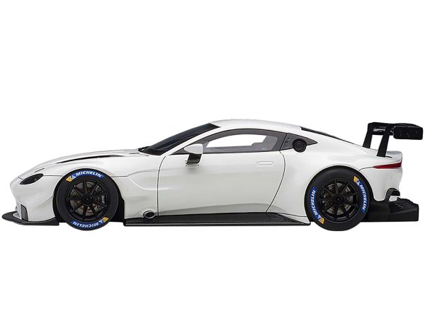 2018 Aston Martin Vantage GTE Le Mans PRO White with Carbon Accents 1/18 Model Car by Autoart - Image 2