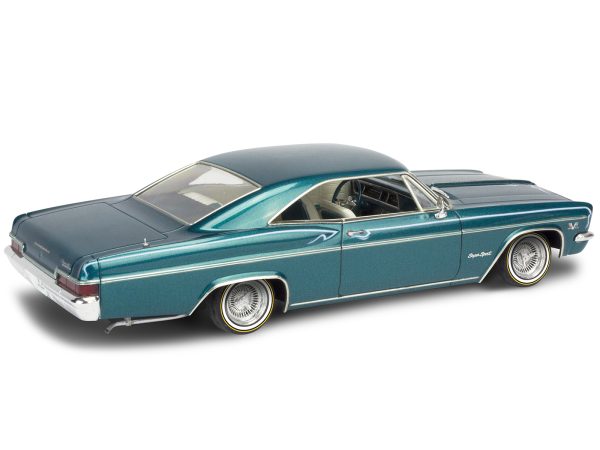 Level 4 Model Kit 1966 Chevrolet Impala SS 396 2-in-1 Kit 1/25 Scale Model by Revell - Image 2
