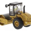 CAT Caterpillar CS56 Smooth Drum Vibratory Soil Compactor with Operator "High Line" Series 1/87 (HO) Scale Diecast Model by Diecast Masters - Image 4