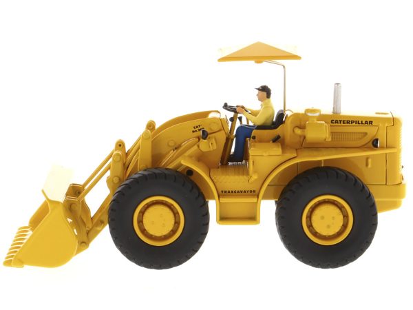 CAT Caterpillar 966A Wheel Loader Yellow with Operator "Vintage Series" 1/50 Diecast Model by Diecast Masters - Image 2