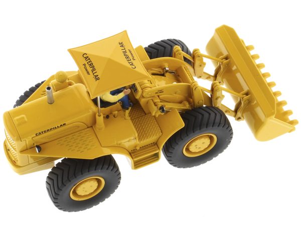 CAT Caterpillar 966A Wheel Loader Yellow with Operator "Vintage Series" 1/50 Diecast Model by Diecast Masters - Image 4