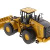 CAT Caterpillar 980 Wheel Loader Yellow with Operator "High Line Series" 1/50 Diecast Model by Diecast Masters - Image 3
