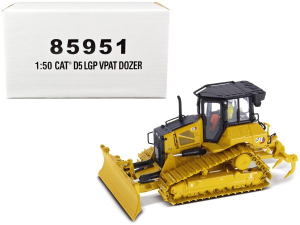 CAT Caterpillar D5 LGP VPAT Track Type Tractor Dozer Yellow with Operator "High Line" Series 1/50 Diecast Model by Diecast Masters - Image 5