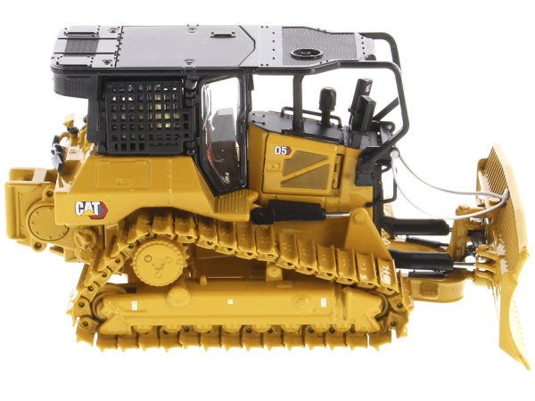CAT Caterpillar D5 LGP Track Type Tractor Fire Dozer Yellow with Operator "High Line" Series 1/50 Diecast Model by Diecast Masters - Image 3