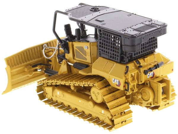 CAT Caterpillar D5 LGP Track Type Tractor Fire Dozer Yellow with Operator "High Line" Series 1/50 Diecast Model by Diecast Masters - Image 4