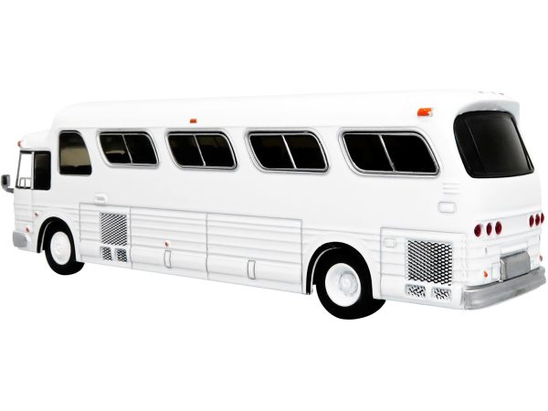 1966 GM PD4107 "Buffalo" Coach Bus Blank White "Vintage Bus & Motorcoach Collection" 1/87 Diecast Model by Iconic Replicas - Image 3