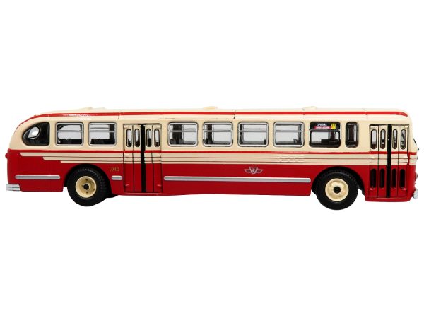 1952 CCF-Brill CD-44 Transit Bus TTC (Toronto Transit Commission) "Spadina 77 Dupont-Lakeshore" "Vintage Bus & Motorcoach Collection" 1/87 (HO) Diecast Model by Iconic Replicas - Image 2