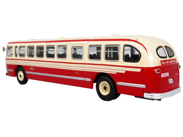 1952 CCF-Brill CD-44 Transit Bus TTC (Toronto Transit Commission) "Spadina 77 Dupont-Lakeshore" "Vintage Bus & Motorcoach Collection" 1/87 (HO) Diecast Model by Iconic Replicas - Image 3