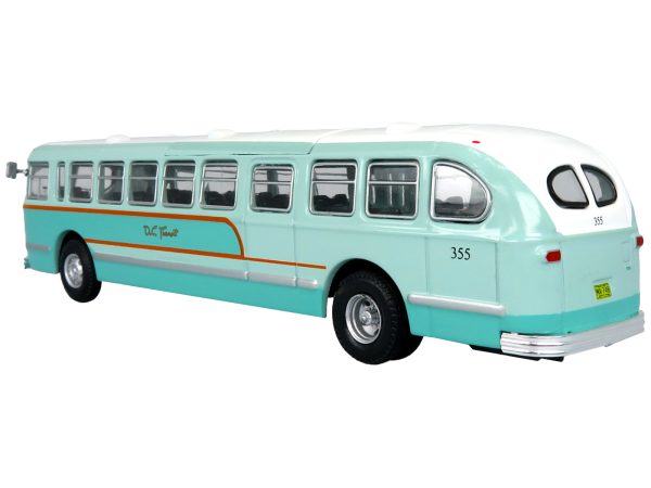 1952 CCF-Brill CD-44 Transit Bus DC Transit "30 17th & Penna SE" "Vintage Bus & Motorcoach Collection" 1/87 (HO) Diecast Model by Iconic Replicas - Image 3