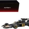 Lotus 72E 1973 Ronnie Peterson #2 with Driver Figurine in Cockpit 1/18 Model Car by Autoart - Image 2