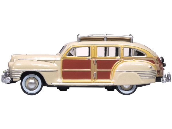1942 Chrysler Town & Country Woody Wagon Catalina Tan with Wood Panels and Roof Rack 1/87 (HO) Scale Diecast Model Car by Oxford Diecast - Image 4