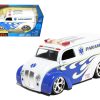 Div Cruiser Bus Paramedics Ambulance 1/24 Diecast Model Car by Jada - Image 2