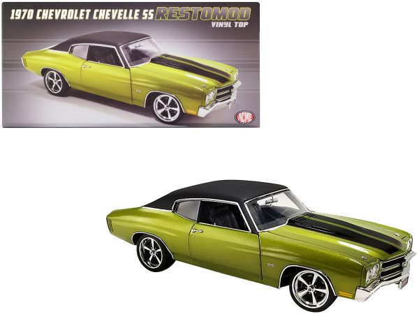 1970 Chevrolet Chevelle SS Restomod Citrus Green Metallic with Black Stripes and Black Vinyl Top Limited Edition to 258 pieces Worldwide 1/18 Diecast Model Car by ACME - Image 3
