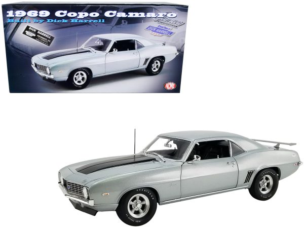 1969 Chevrolet COPO Camaro Cortez Silver Metallic with Black Hood Stripes Built by Dick Harrell Limited Edition to 1128 pieces Worldwide 1/18 Diecast Model Car by ACME - Image 3