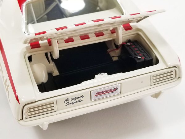 1970 Plymouth HEMI Barracuda Super Stock "Ramchargers" White with Red Stripes Limited Edition to 750 pieces Worldwide 1/18 Diecast Model Car by ACME - Image 2