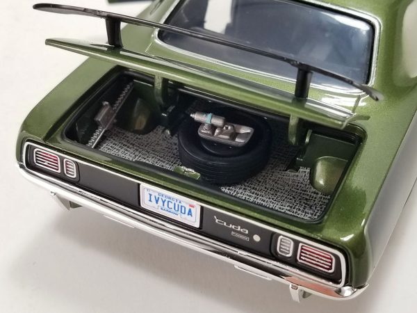 1971 Plymouth Hemi Barracuda Ivy Green with Black Graphics Limited Edition to 342 pieces Worldwide 1/18 Diecast Model Car by ACME - Image 3