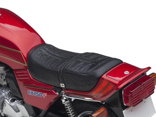Honda CB750F Motorcycle Red with Helmet "Baribari Legend" (1986) OVA 1/12 Model by Autoart - Image 2