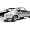 1968 Oldsmobile Cutlass "Hurst" Peruvian Silver Metallic with Black Stripes "Muscle Car & Corvette Nationals" (MCACN) 1/18 Diecast Model Car by Auto World - Image 5