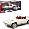 1963 Chevrolet Corvette Z06 Split-Window Coupe Ermine White with Red Interior "Muscle Car & Corvette Nationals" (MCACN) "American Muscle" Series 1/18 Diecast Model Car by Auto World - Image 5