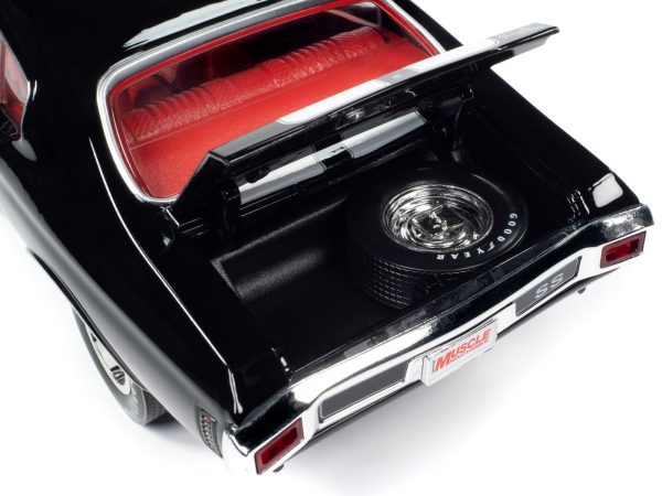 1970 Chevrolet Chevelle SS Tuxedo Black with White Stripes and Red Interior "Hemmings Muscle Machines Magazine Cover Car" (May 2011) "American Muscle" Series 1/18 Diecast Model Car by Auto World - Image 2