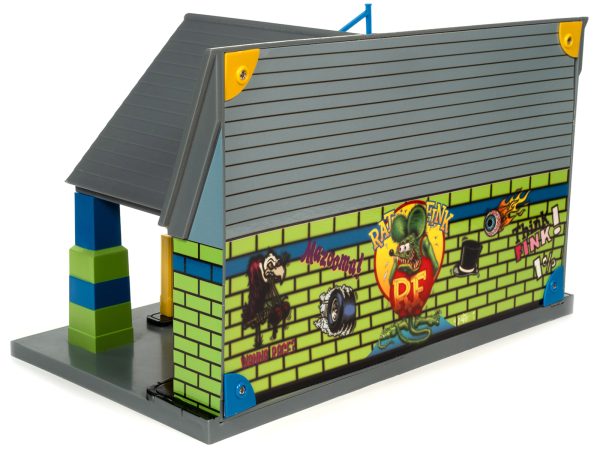 "Rat Fink Towing & Recovery" Garage and Tow Truck Diorama Set for 1/32 Scale Models by Auto World - Image 2